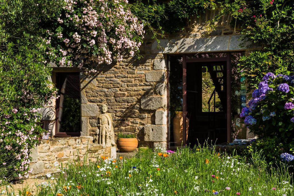 Bed And Breakfast La Fontaine Blanche Melgven Dış mekan fotoğraf